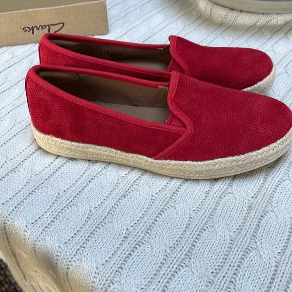 NIB Clarks red suede leather espadrilles sz 7. Azella Theoni Soft cushion soles. - Picture 4 of 10